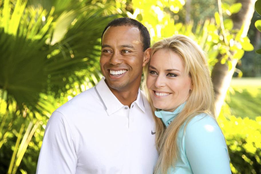 Campioni da copertina. Lindsey Vonn sorride accanto a Tiger Woods, suo compagno ufficiale dal marzo 2013 (Reuters)
